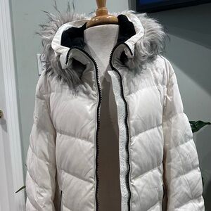 DKNYC Women's White Puffer Coat